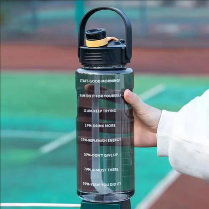 Sport-Wasserflasche, großes Fassungsvermögen, Kunststoffbecher, auslaufsicher, mit Strohhalm und Zeitmarkierung für Heim- und Outdoor-Sportarten