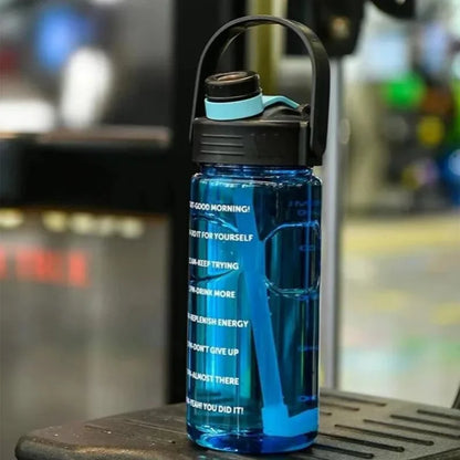 Sport-Wasserflasche, großes Fassungsvermögen, Kunststoffbecher, auslaufsicher, mit Strohhalm und Zeitmarkierung für Heim- und Outdoor-Sportarten